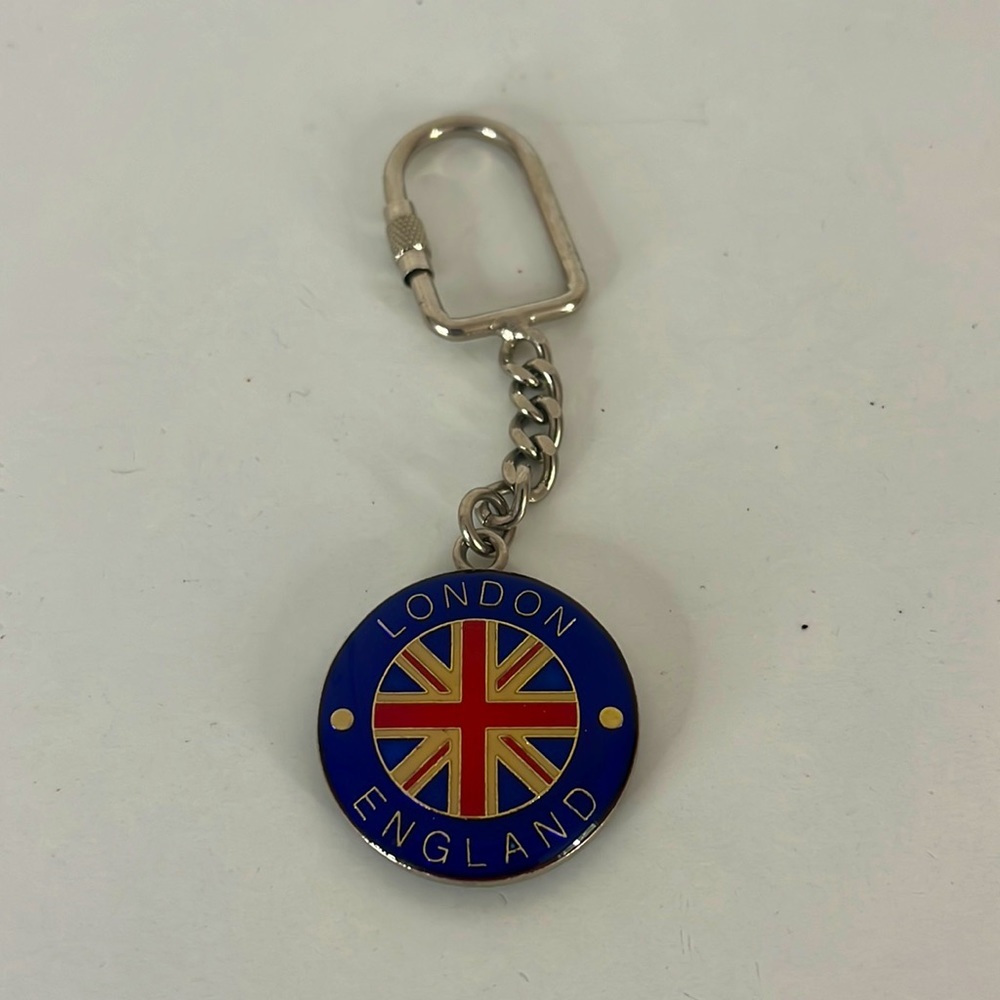 O630 Vintage London/England Collectible Key Chain